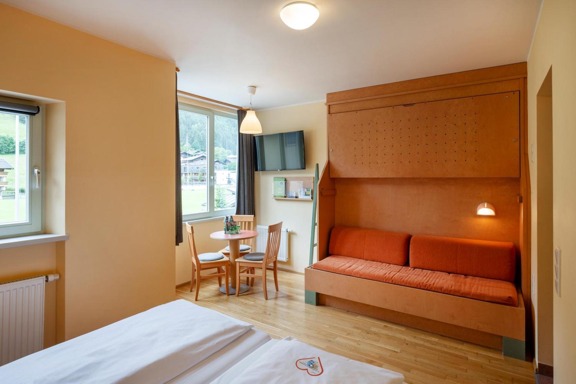 Jufa Hotel Kaprun - Summercard Included 외부 사진