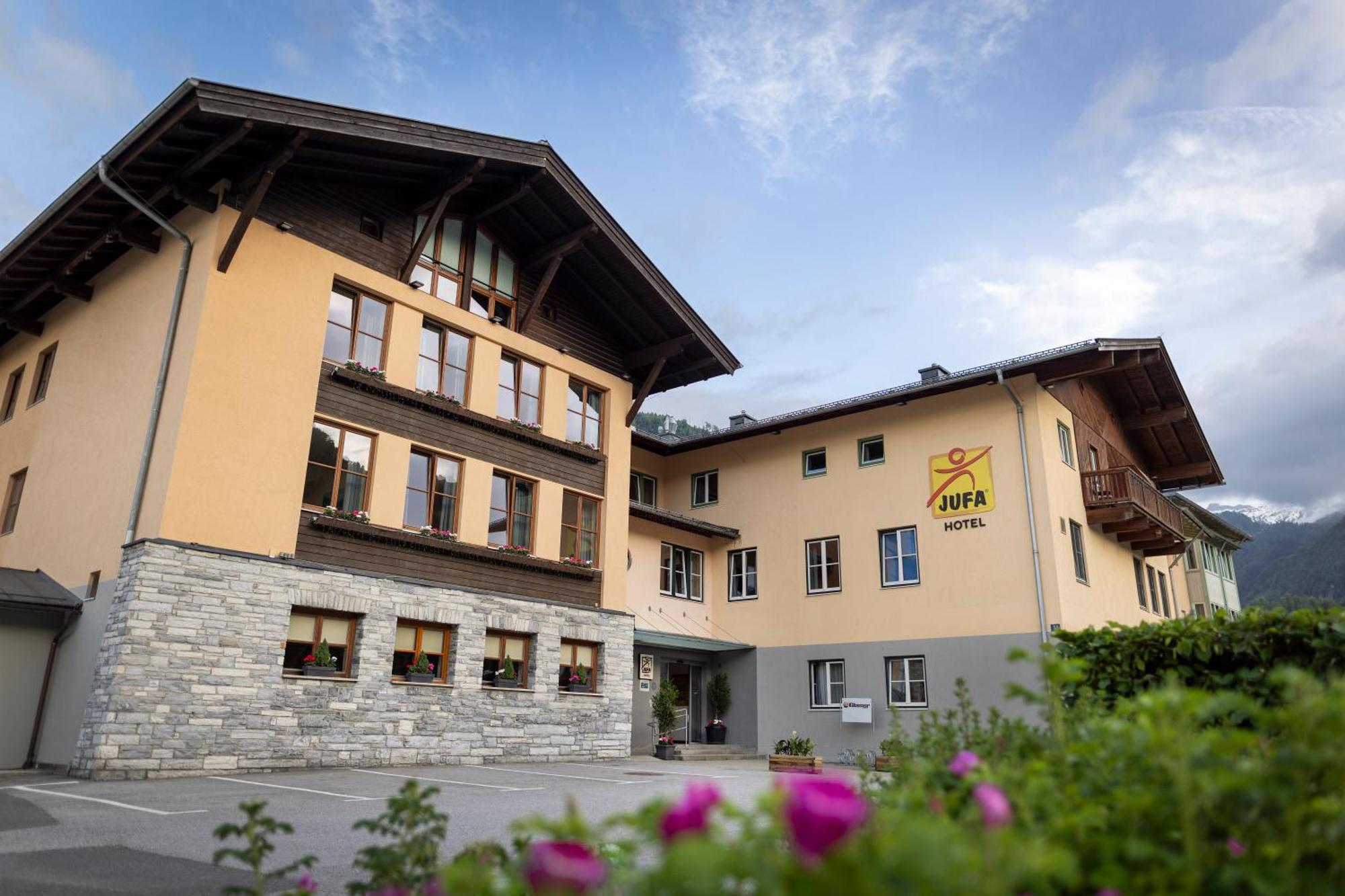 Jufa Hotel Kaprun - Summercard Included 외부 사진